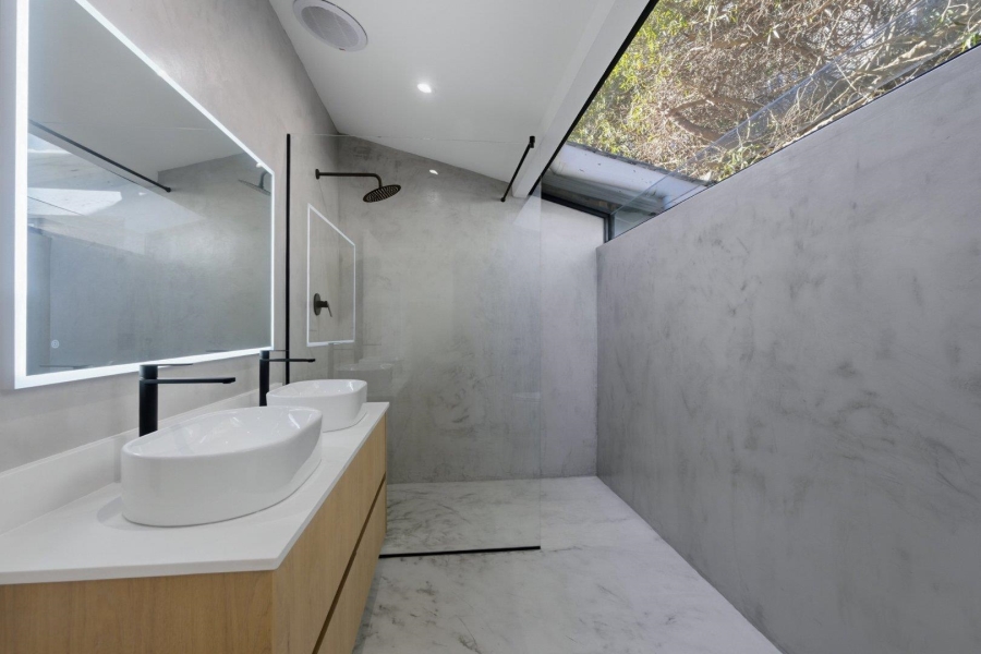 3 Bedroom Property for Sale in Clifton Western Cape